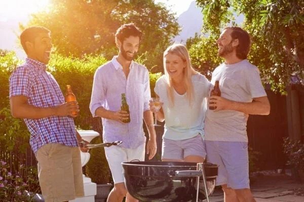 HOW DO I THROW THE BEST SUMMER BBQ EVER? TIPS FOR GRILLING OUT IN YOUR NEW HOME