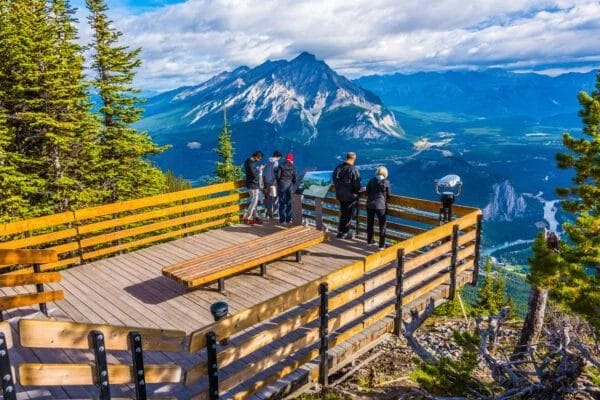 BEST HIKES AROUND CALGARY, ALBERTA