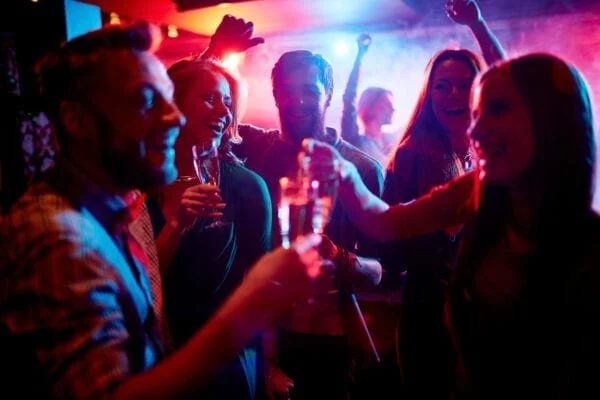 CALGARY NIGHTLIFE GUIDE (2021) – OUR FAVOURITE SPOTS